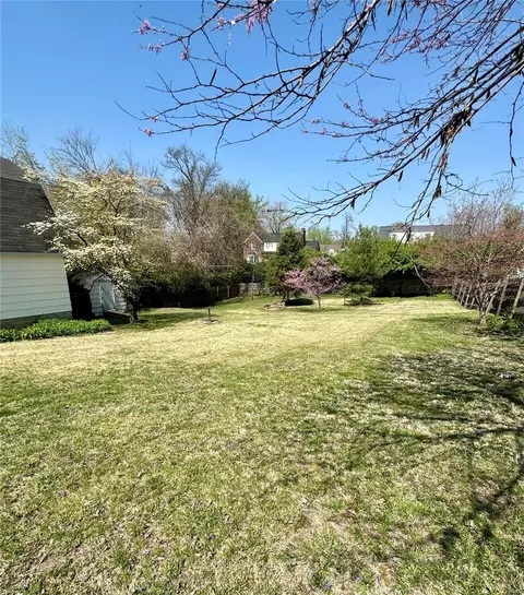 Exterior - 229 Hereford Ave, Ferguson, MO 63135 photo 10 of 13