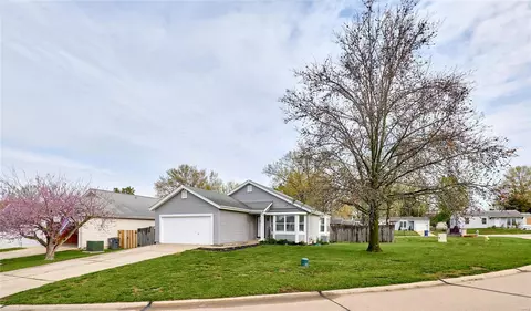 Exterior - 203 Mondair Dr, O'fallon, MO 63368 photo 2 of 6