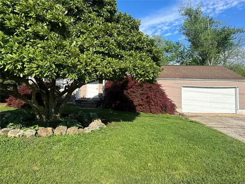 3781 Fee Fee Rd, Bridgeton, MO 63044