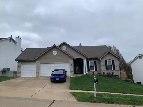 17319 Hilltop Ridge Dr, Eureka, MO 63025