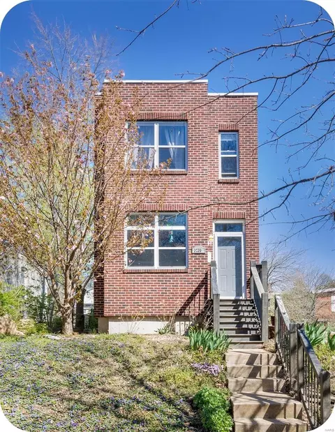 3238 Portis Ave, Saint Louis, MO 63116
