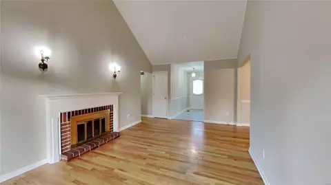 Living - 251 Pine Tree Ln, Ballwin, MO 63011 photo 2 of 4