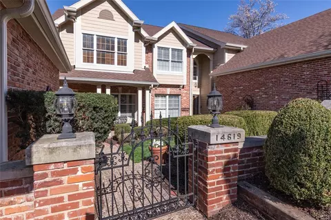 14619 Mallard Lake Dr, Chesterfield, MO 63017