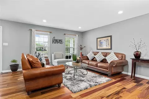 Living - 16825 Hickory Crest Dr, Wildwood, MO 63011 photo 2 of 5