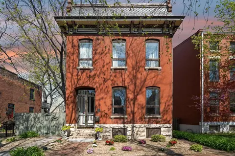 2343 Hickory St, Saint Louis, MO 63104