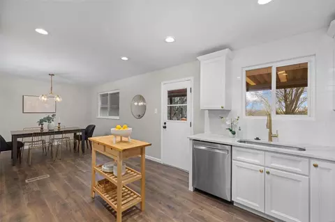 Kitchen - 577 Bridgebend Rd, Manchester, MO 63021 photo 4 of 8
