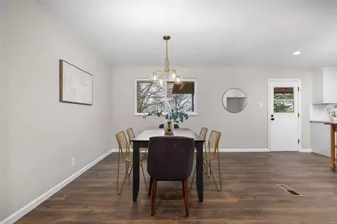 Dining - 577 Bridgebend Rd, Manchester, MO 63021 photo 1 of 5