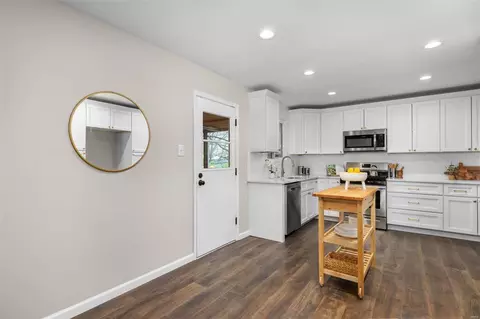 Kitchen - 577 Bridgebend Rd, Manchester, MO 63021 photo 3 of 8