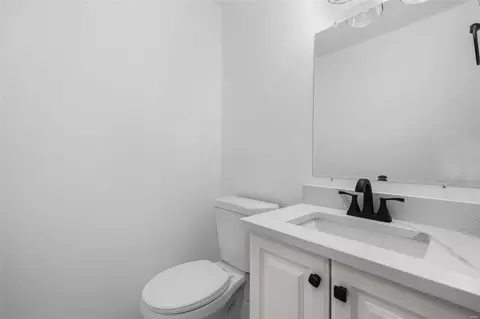 Bath - 577 Bridgebend Rd, Manchester, MO 63021 photo 3 of 3