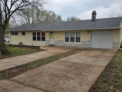 10152 Dellridge Ln, Saint Louis, MO 63136