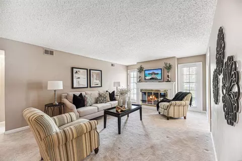 14443 Bantry Ln #12, Chesterfield, MO 63017