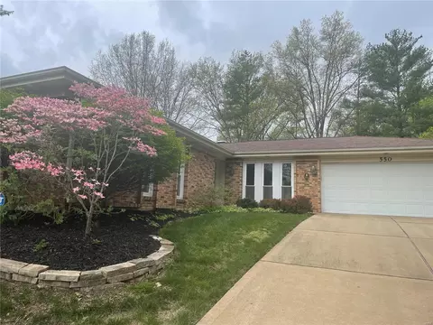 550 Burlington Mill Dr, Ballwin, MO 63011