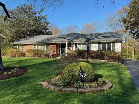 529 Clif Side Ct, Glendale, MO 63122