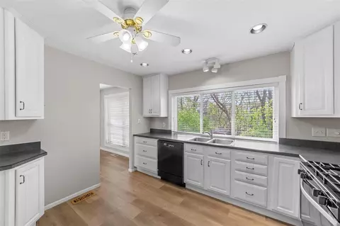 Kitchen - 850 Forest Village Dr, Ballwin, MO 63021 photo 3 of 4
