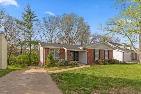 Exterior - 850 Forest Village Dr, Ballwin, MO 63021 photo 3 of 6