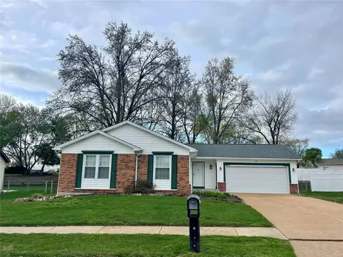 209 Laurelwood Dr, Saint Peters, MO 63376