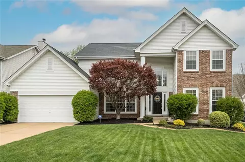 17049 Westridge Oaks Dr, Grover, MO 63040