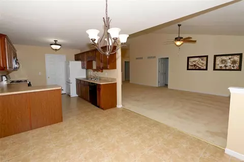Kitchen - 253 Crystal Ridge Dr, O'fallon, MO 63366 photo 4 of 4