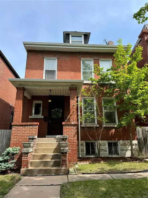 3825 Juniata St, Saint Louis, MO 63116