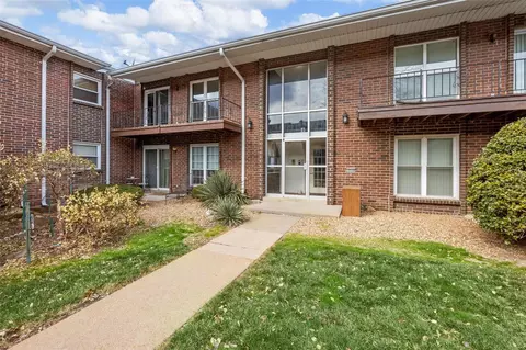 10368 Forest Brook Ln #E, Saint Louis, MO 63146
