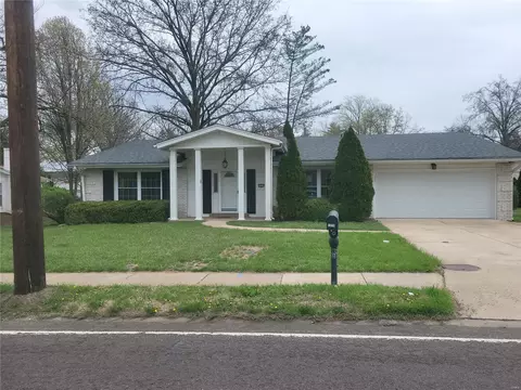 1028 Ross Ave, Saint Louis, MO 63146