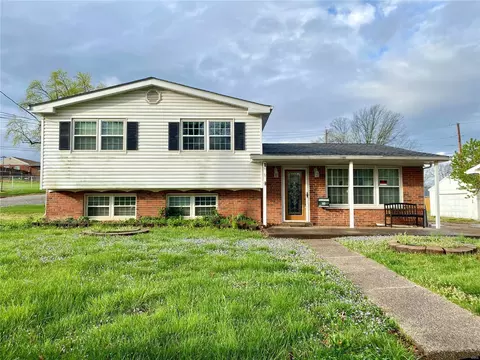 654 Beatrice Ave, Saint Louis, MO 63125
