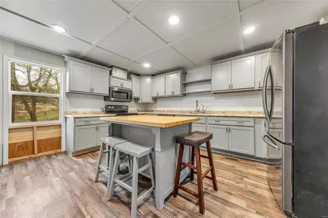 Kitchen - 641 Diecke Rd, Eureka, MO 63025 photo 2 of 2