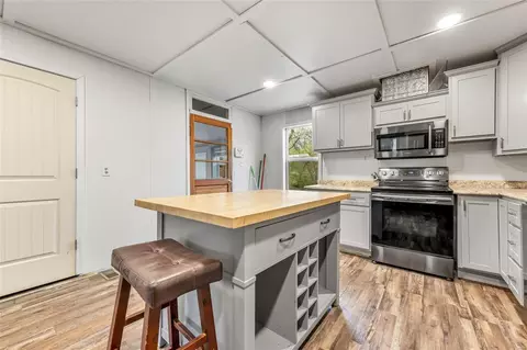 Kitchen - 641 Diecke Rd, Eureka, MO 63025 photo 1 of 2