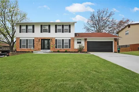 1201 Tara Ln, Saint Charles, MO 63304