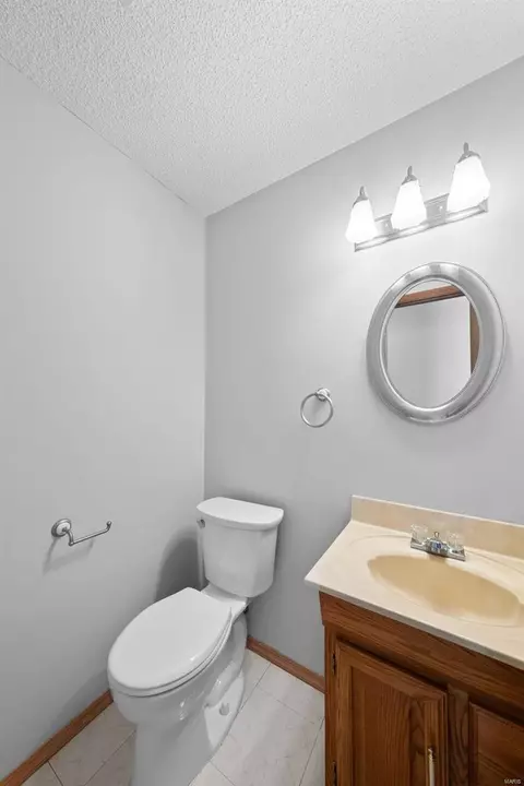 Bath - 18425 Melrose Rd, Wildwood, MO 63069 photo 6 of 6