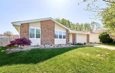 419 Park Charles Blvd S, Saint Peters, MO 63376