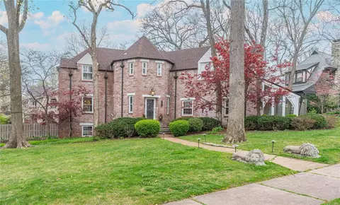 7431 Washington Ave, University City, MO 63130