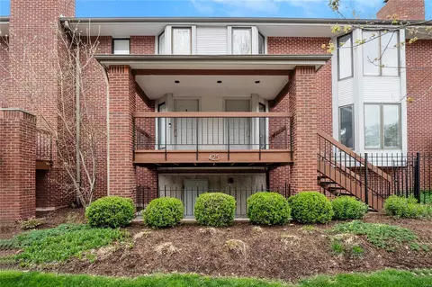 425 Clara Ave #2, Saint Louis, MO 63112
