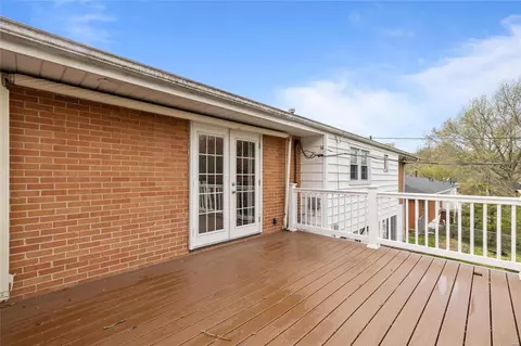 Exterior - 925 Dyerdown Ave, Saint Louis, MO 63135 photo 2 of 5