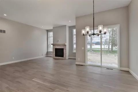 Living - 224 Randlin Dr, O'fallon, MO 63367 photo 1 of 2