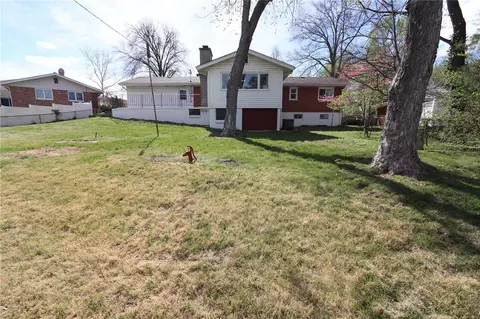 Exterior - 131 Romine Cir, Ballwin, MO 63011 photo 2 of 6