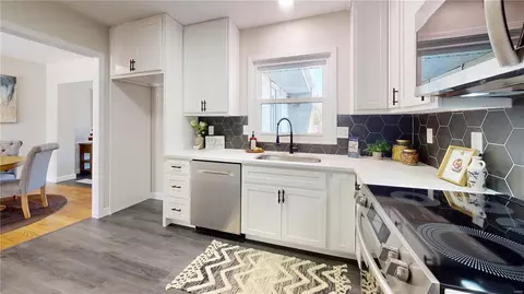 Kitchen - 131 Romine Cir, Ballwin, MO 63011 photo 2 of 3