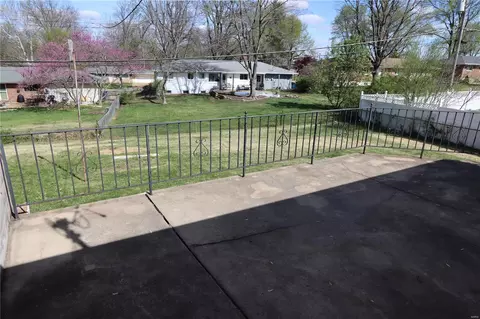 Exterior - 131 Romine Cir, Ballwin, MO 63011 photo 5 of 6