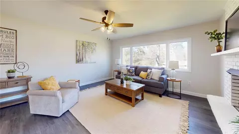 Living - 131 Romine Cir, Ballwin, MO 63011 photo 4 of 8