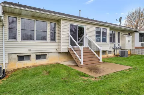 Exterior - 2104 Ingalls Cir #B, O'fallon, MO 63368 photo 10 of 13