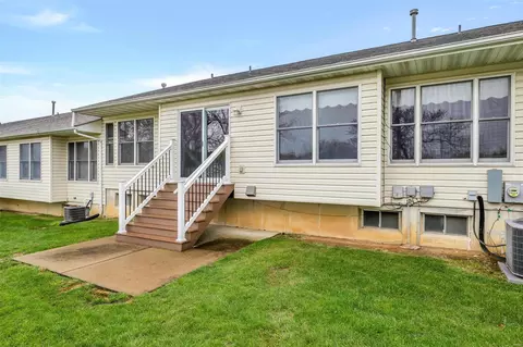 Exterior - 2104 Ingalls Cir #B, O'fallon, MO 63368 photo 11 of 13