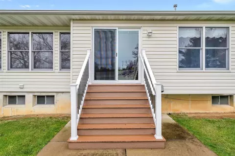 Exterior - 2104 Ingalls Cir #B, O'fallon, MO 63368 photo 12 of 13
