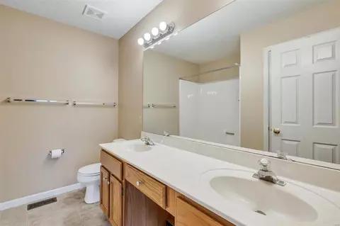 Bath - 2104 Ingalls Cir #B, O'fallon, MO 63368 photo 1 of 3