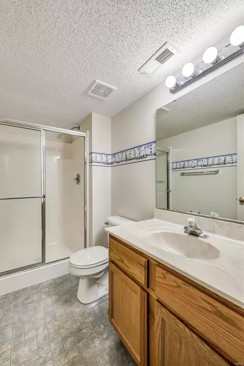 Bath - 2104 Ingalls Cir #B, O'fallon, MO 63368 photo 3 of 3