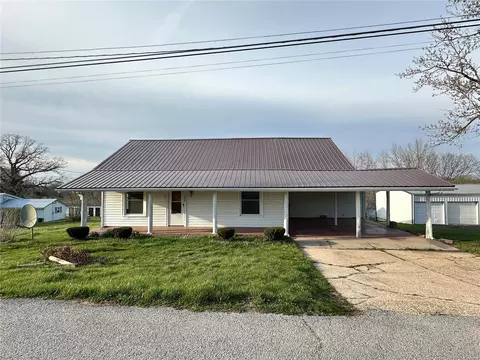 1302 E 3rd St, Salem, MO 65560 photo 1