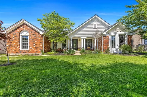 1929 Kings Row Mnr, Saint Louis, MO 63146