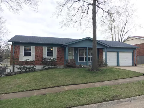 2362 Langsworth Ct, Saint Louis, MO 63129