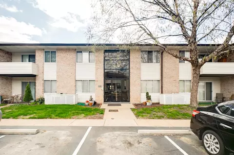 10090 Sakura Dr #29, Saint Louis, MO 63128