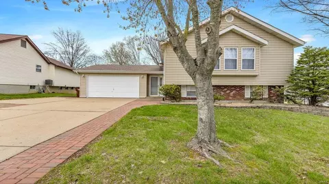 505 Hidden Lk, Saint Peters, MO 63376