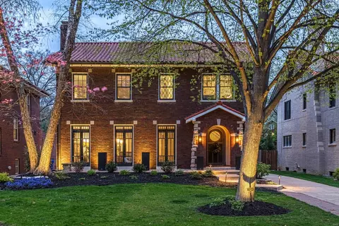7159 Westmoreland Dr, University City, MO 63130